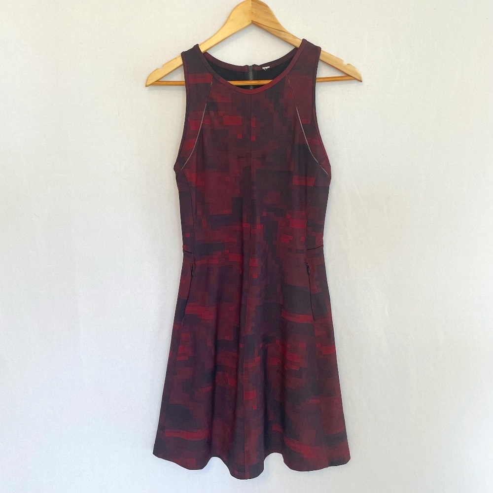 LULULEMON Women’s Size 8 Go Til Dawn Red & Black Sleeveless Mini Dress